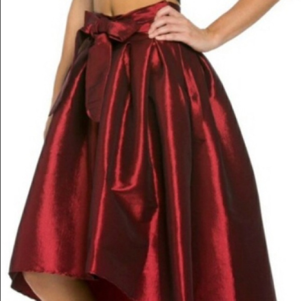 NWT haute monde sm high low w/bow burgundy skirt